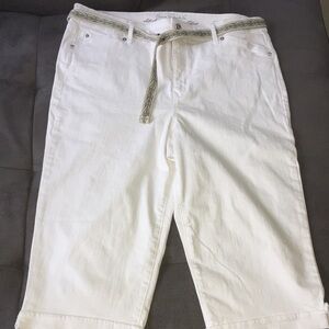 Slimming Effect Skimmer Bermuda shorts 16